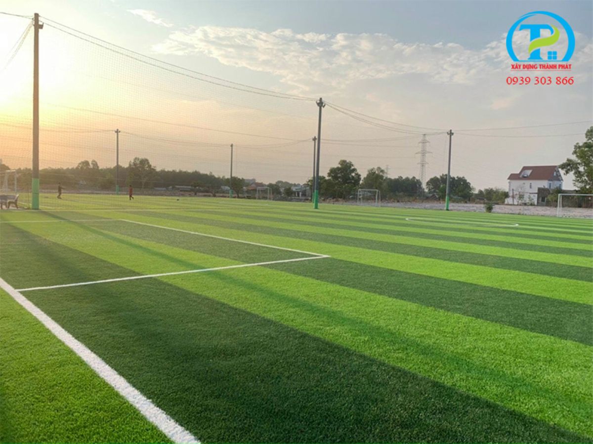 THI CÔNG SÂN BÓNG ĐÁ CỎ NHÂN TẠO
