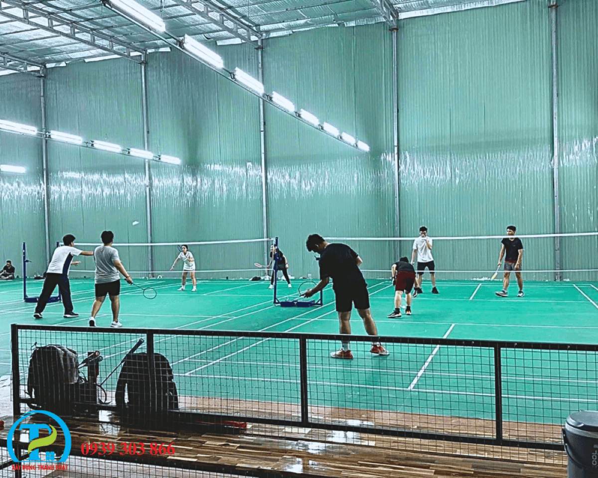 THI CÔNG SÂN CẦU LÔNG