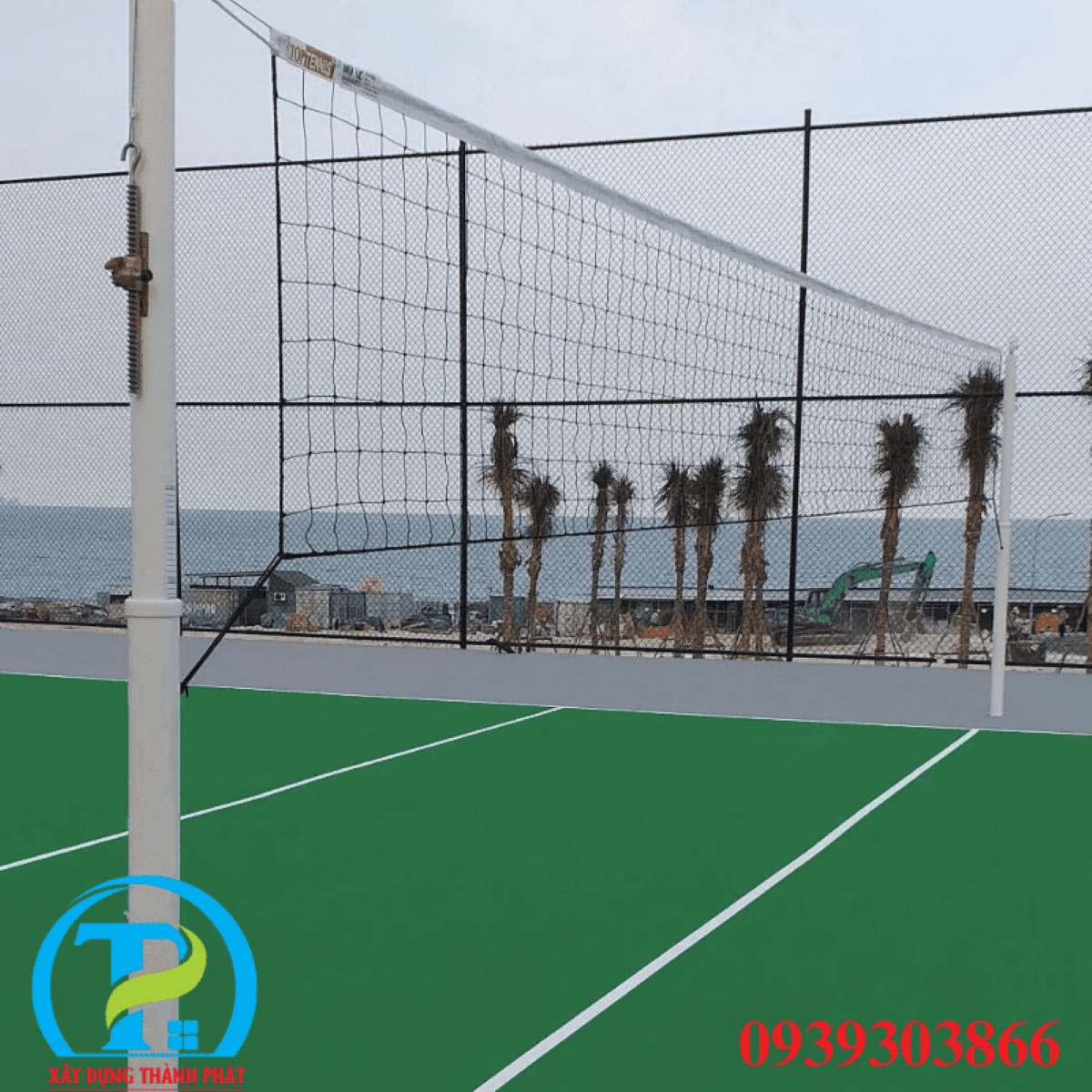 Thi c&ocirc;ng thảm s&acirc;n b&oacute;ng chuyền PVC trong nh&agrave;.