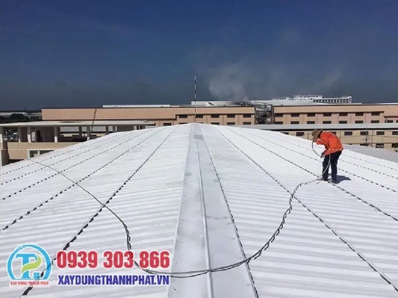 Bảo tr&igrave; m&aacute;i t&ocirc;n