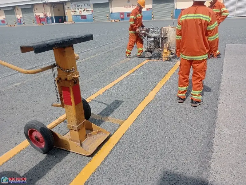 Quy tr&igrave;nh sơn kẻ vạch